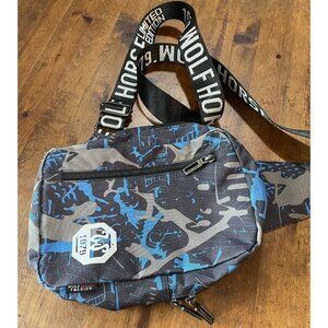 1979. Wolf Horse Fashion Sling Bag Fanny Pack Blue Gray Zippers Adjustab…